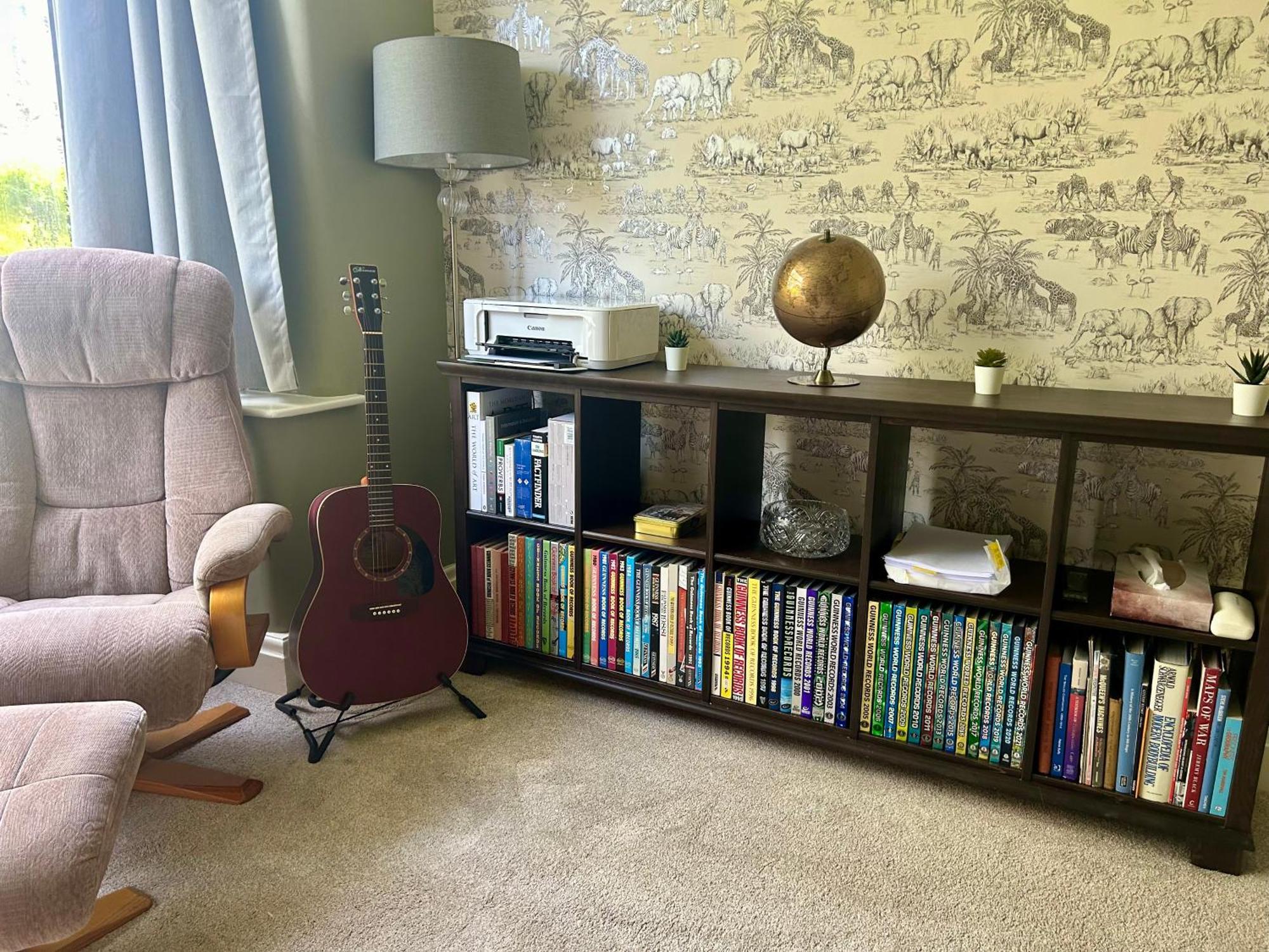 Lovely, Large Double Bedroom With Park View In Home Hazel Grove Bagian luar foto